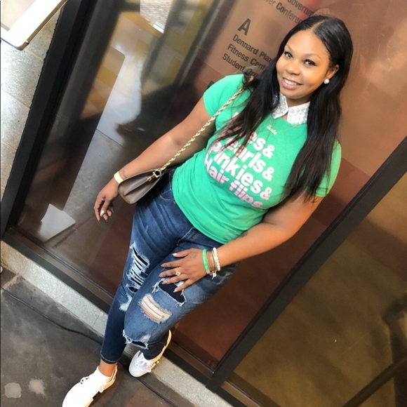 Meet your Posher, Leeshe - Picture 1 of 1